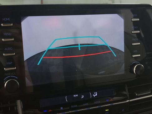 Used 2022 Toyota Sienna XSE image 21