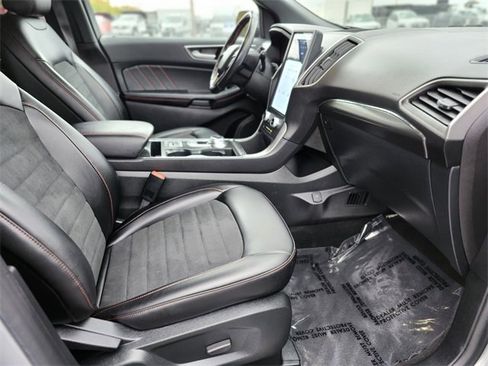 Certified 2022 Ford Edge ST-Line image 11
