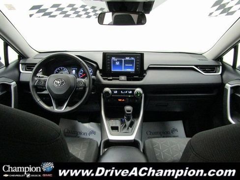 Used 2021 Toyota RAV4 XLE w/ Convenience Package image 20