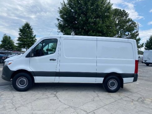 Used 2019 Mercedes-Benz Sprinter 2500 image 2