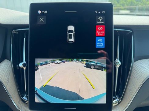 New 2026 Volvo XC60 B5 Core w/ Climate Package image 19