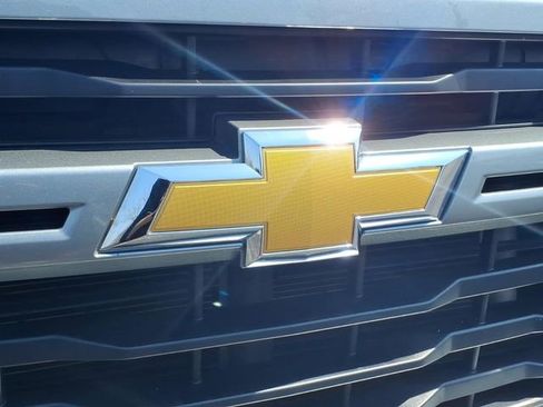 Used 2025 Chevrolet Silverado 2500 Custom w/ Custom Value Package image 25