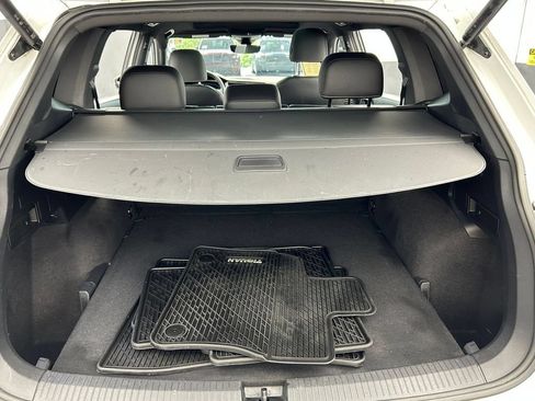 Used 2023 Volkswagen Tiguan SEL R-Line AWD/4WD image 43