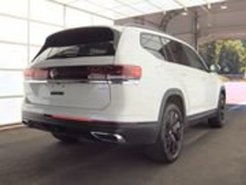 Used 2026 Volkswagen Atlas SE AWD/4WD image 8