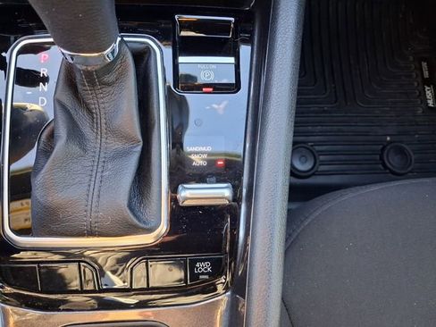 Used 2024 Jeep Compass Sport image 24