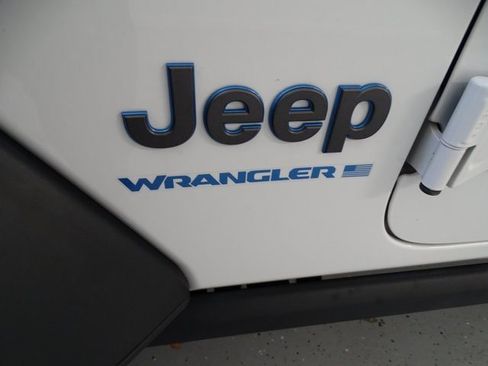 Certified 2023 Jeep Wrangler Unlimited w/ Cold Weather Group image 26