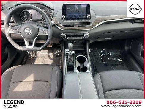 Used 2023 Nissan Altima 2.5 SV FWD image 14