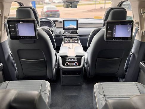 Used 2021 Lincoln Navigator Black Label w/ Special Edition Package AWD/4WD image 26