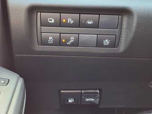 Used 2025 Nissan Kicks Play S FWD image 17