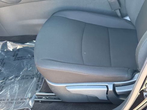 Used 2025 Nissan Sentra S FWD image 18