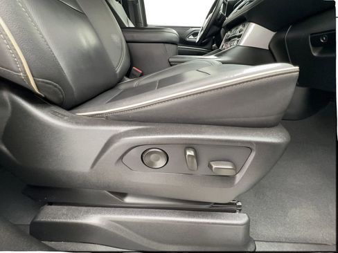 Used 2024 GMC Yukon SLT RWD image 33