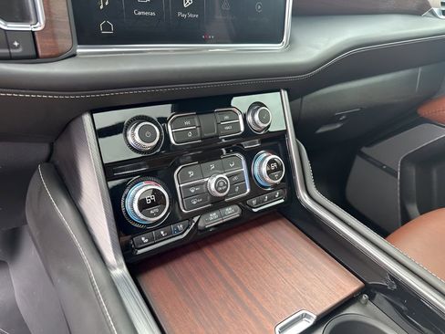 Used 2024 GMC Yukon Denali Ultimate image 36