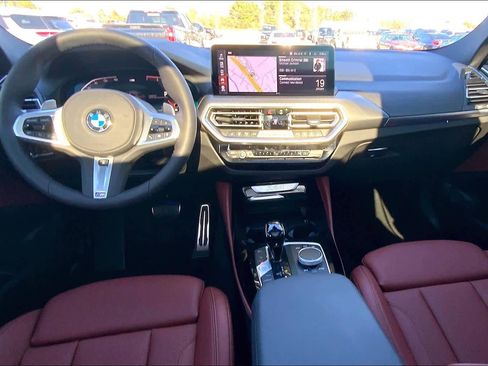 Certified 2025 BMW X4 xDrive30i w/ Premium Package image 15