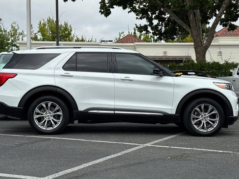 Certified 2021 Ford Explorer Limited w/ Equipment Group 301A AWD/4WD image 3