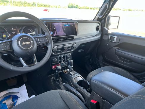 Certified 2025 Jeep Wrangler Unlimited Sport S 4xe AWD/4WD image 17