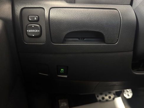 Used 2011 Toyota Camry SE w/ Fleet Convenience Pkg FWD image 19