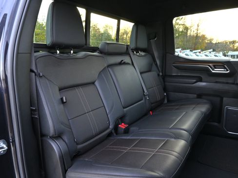 Used 2023 Chevrolet Silverado 1500 High Country w/ Technology Package image 10