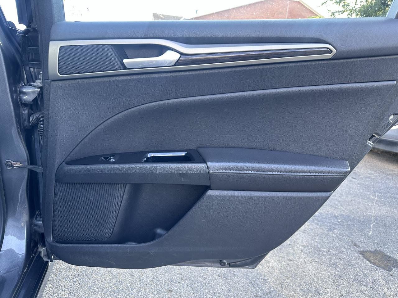 Used 2014 Ford Fusion SE w/ Equipment Group 502A FWD image 34