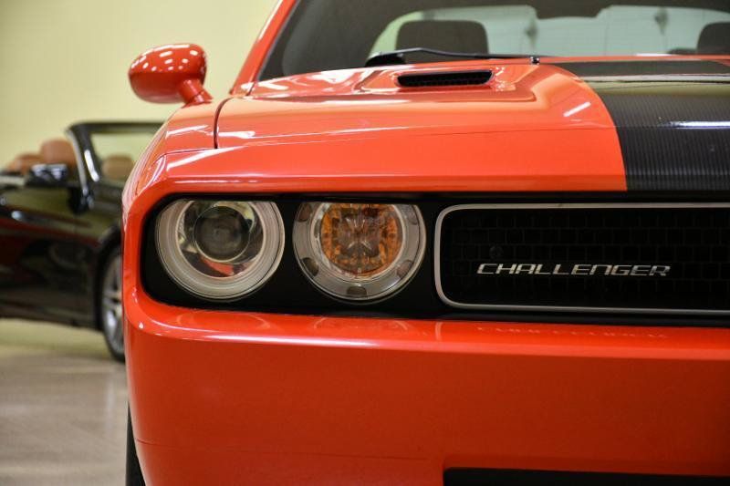 Used 2010 Dodge Challenger SRT8 w/ SRT Option Group II RWD image 5
