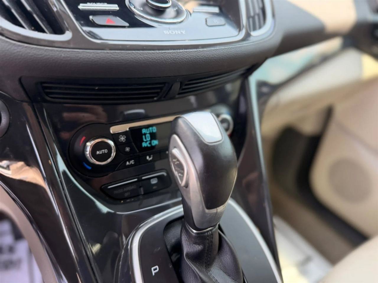 Used 2014 Ford Escape Titanium FWD image 38