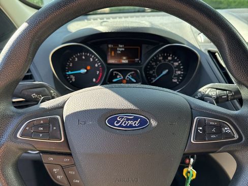 Used 2017 Ford Escape SE w/ Equipment Group 201A AWD/4WD image 8