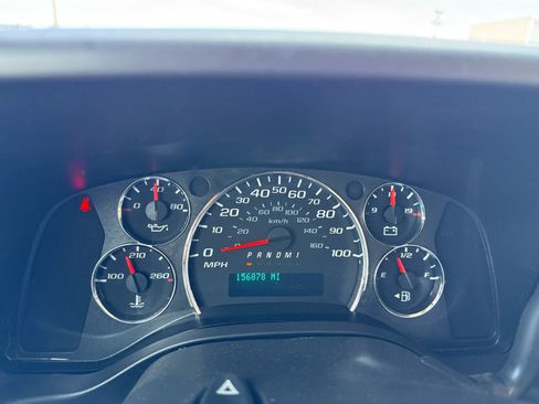 Used 2016 Chevrolet Express 3500 RWD image 11