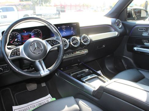 Used 2025 Mercedes-Benz GLB 250 4MATIC image 25