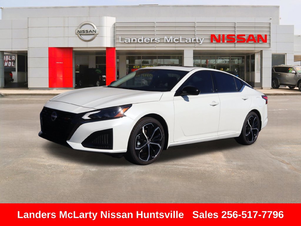 Used 2025 Nissan Altima 2.5 SR w/ SR Premium Package FWD image 9