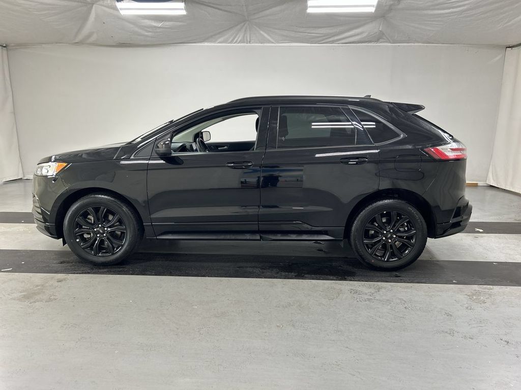 Used 2023 Ford Edge SE w/ Black Appearance Package AWD/4WD image 6