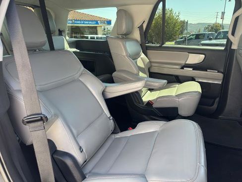 Certified 2025 Ford Expedition Active AWD/4WD image 37