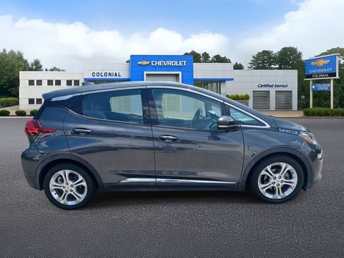 Used 2018 Chevrolet Bolt LT FWD image 3