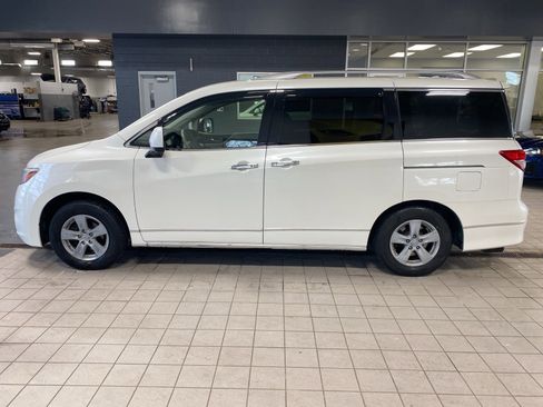 Used 2015 Nissan Quest SV image 3