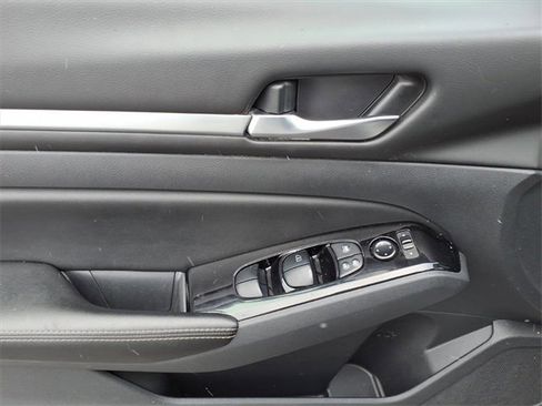 Used 2023 Nissan Altima 2.5 SV image 10