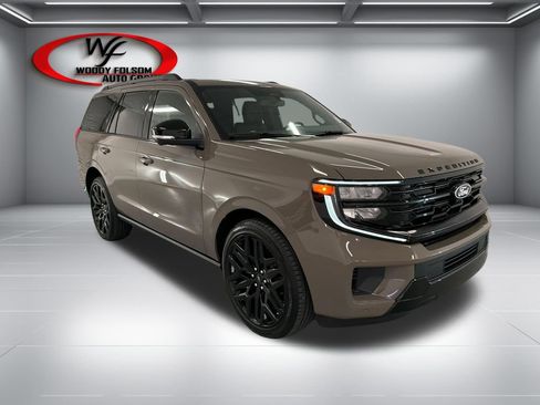 New 2027 Ford Expedition Platinum AWD/4WD image 3