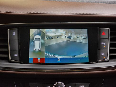 Used 2018 Buick Enclave Avenir w/ Avenir Technology Package image 28