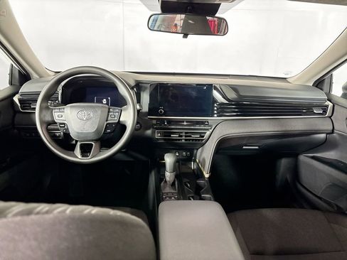 Used 2025 Toyota Camry LE image 12