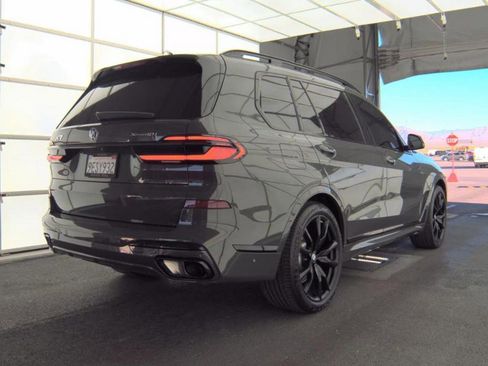 Used 2024 BMW X7 xDrive40i w/ Executive Package AWD/4WD image 2