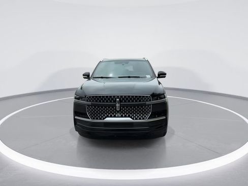 New 2026 Lincoln Navigator L Reserve AWD/4WD image 3