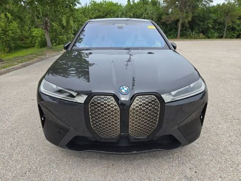 Used 2024 BMW iX xDrive50 w/ Sport Package AWD/4WD image 8