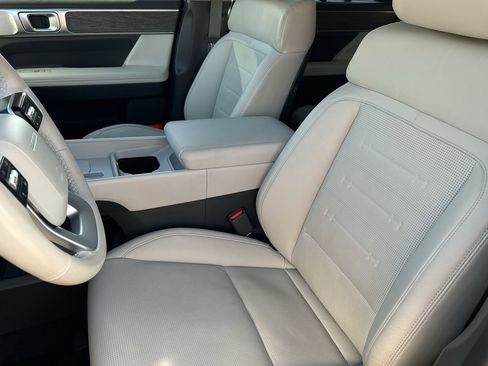 Certified 2025 Hyundai Santa Fe Limited image 14