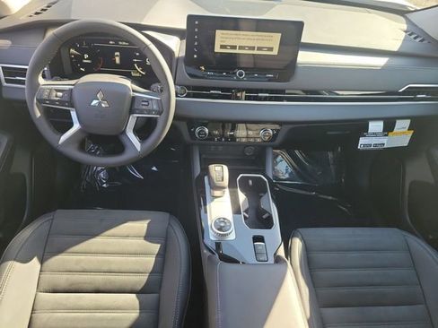 New 2026 Mitsubishi Outlander SE FWD image 17