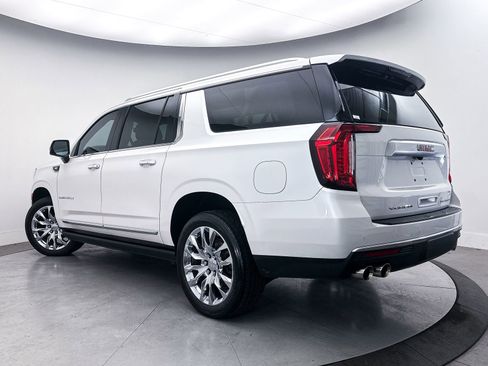 Used 2022 GMC Yukon XL Denali AWD/4WD image 2