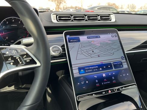 Used 2025 Mercedes-Benz S 580 4MATIC Sedan image 32