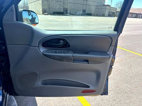 Used 2003 Chevrolet TrailBlazer LTZ image 16