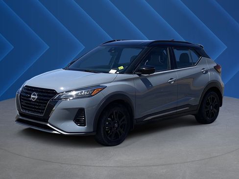Used 2023 Nissan Kicks SR w/ SR Premium Package FWD image 7