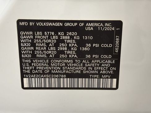 Used 2025 Volkswagen Atlas Cross Sport SEL R-Line AWD/4WD image 28