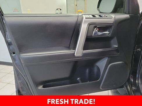 Used 2018 Toyota 4Runner SR5 image 33