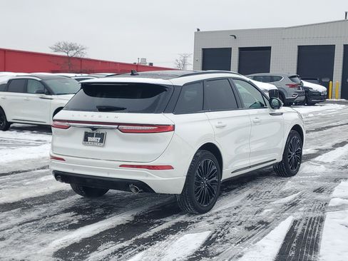 New 2026 Lincoln Corsair Premiere image 4