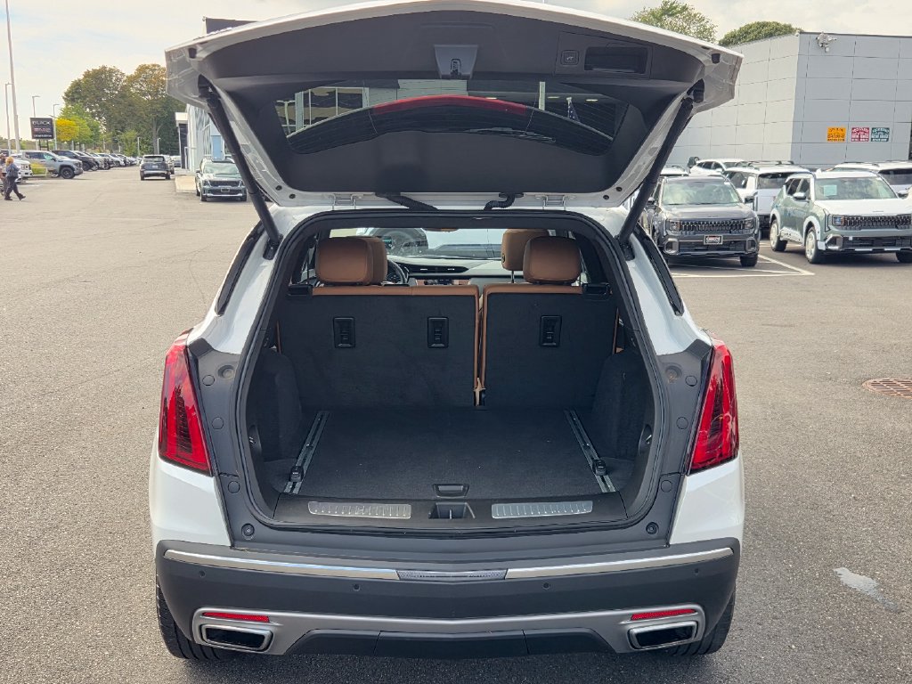 Used 2024 Cadillac XT5 Premium Luxury w/ Technology Package AWD/4WD image 32