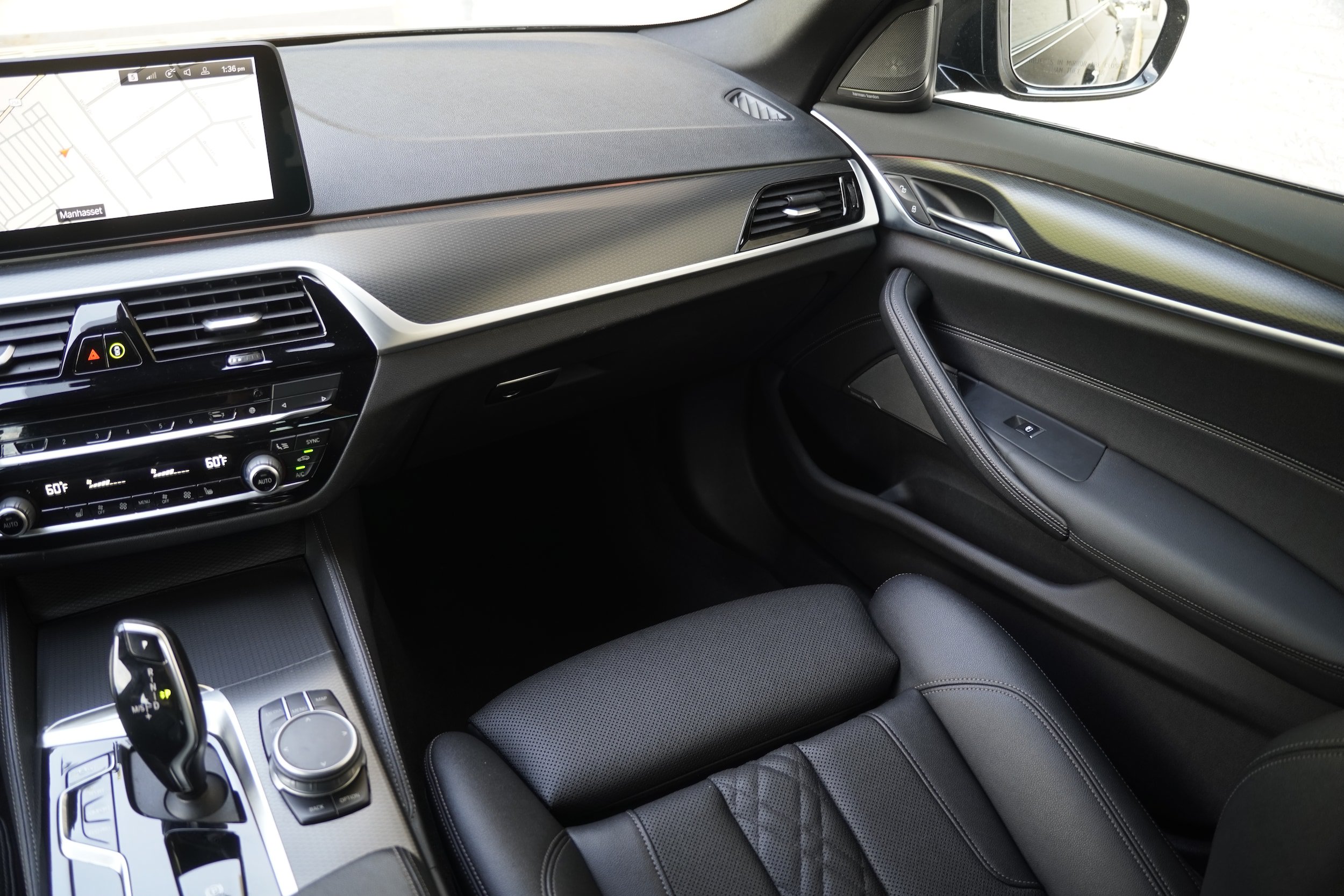 Used 2022 BMW 530i w/ M Sport Package RWD image 26